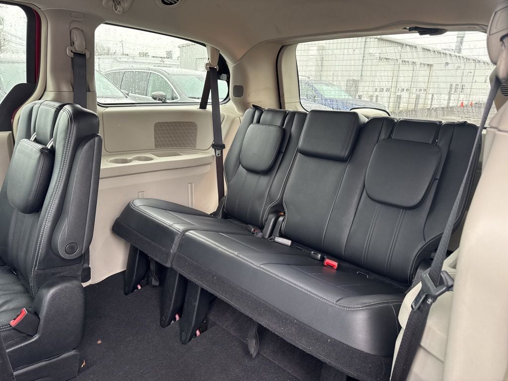 2015 Chrysler Town & Country LX