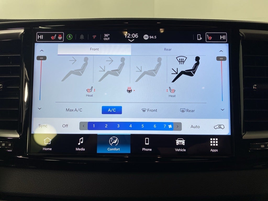 2026 Chrysler Pacifica Select