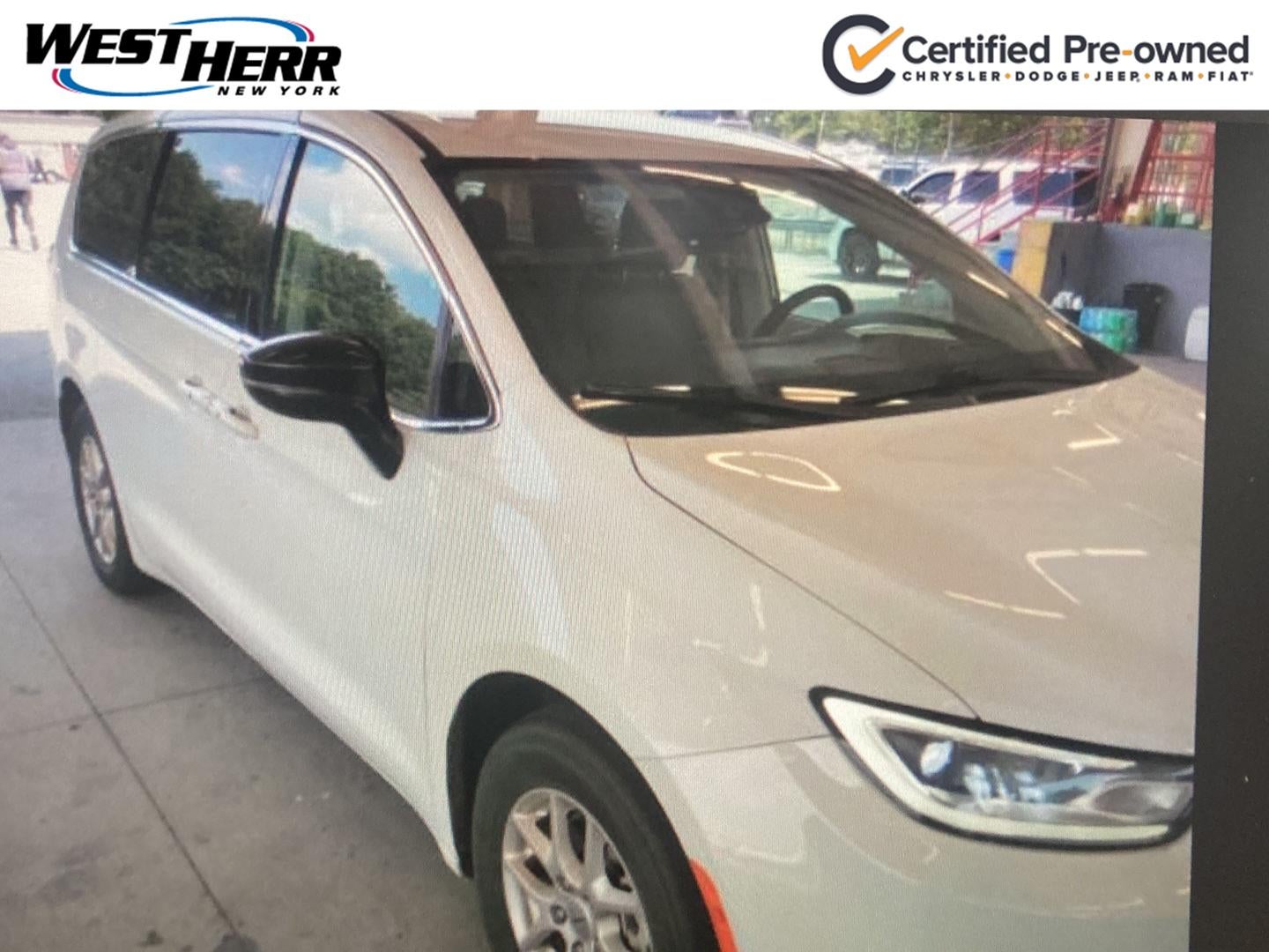 2024 Chrysler Pacifica Touring L