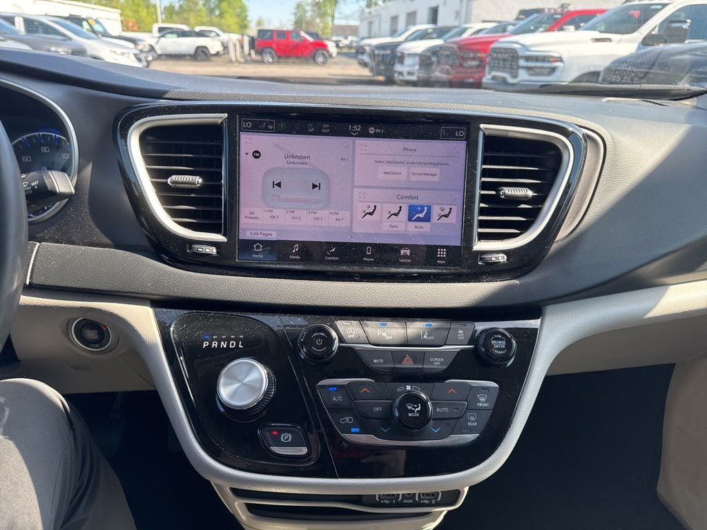 2023 Chrysler Pacifica Touring L