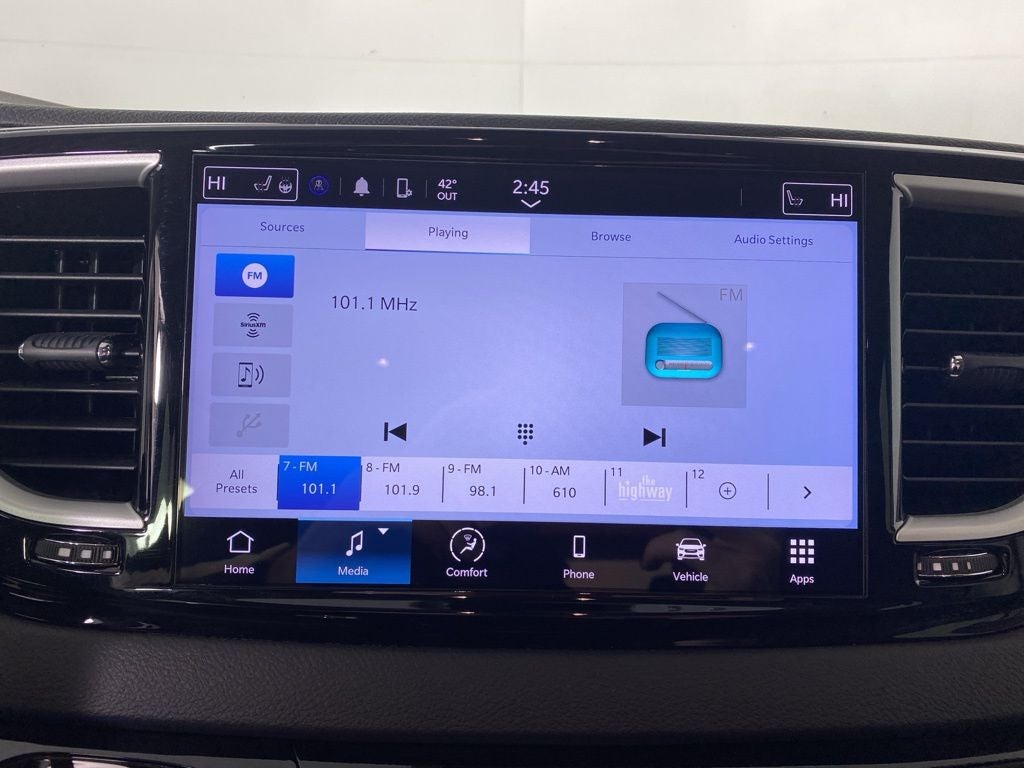 2024 Chrysler Pacifica Touring L