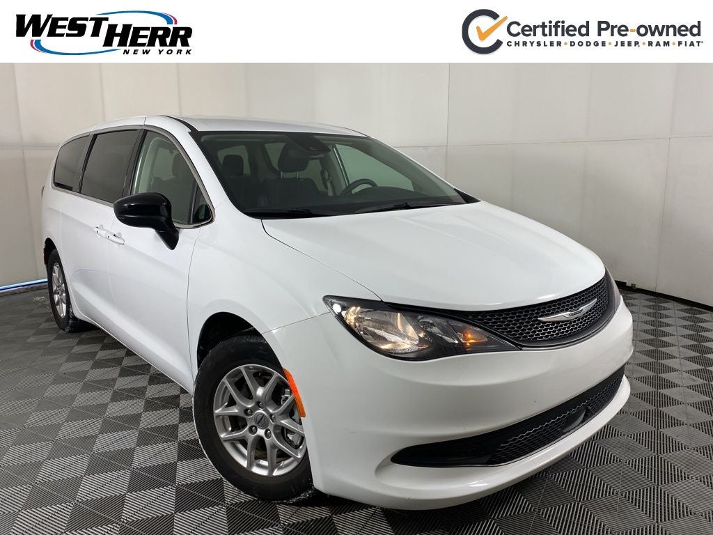 2024 Chrysler Voyager LX