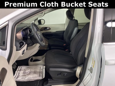 2024 Chrysler Voyager LX