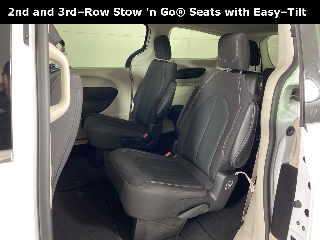 2024 Chrysler Voyager LX