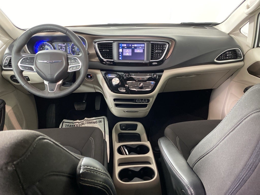 2024 Chrysler Voyager LX