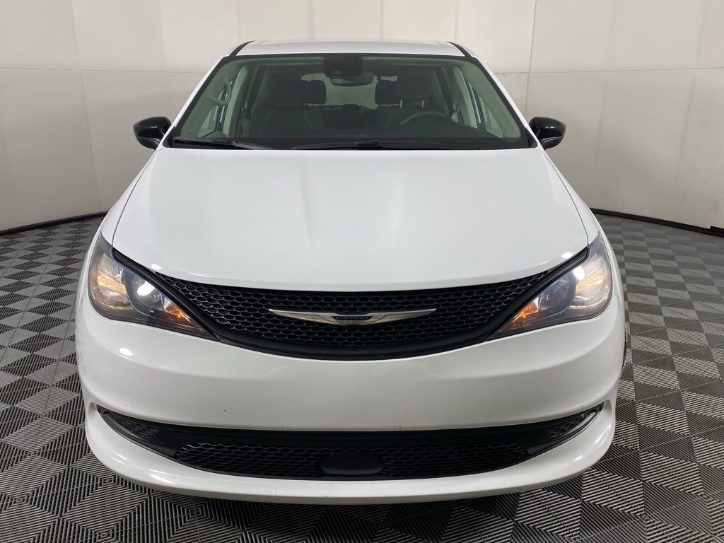 2024 Chrysler Voyager LX