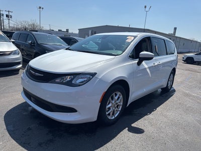 2023 Chrysler Voyager LX