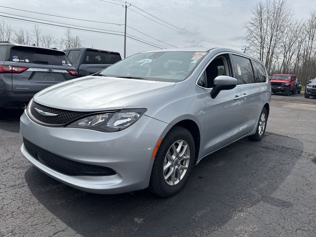2023 Chrysler Voyager LX