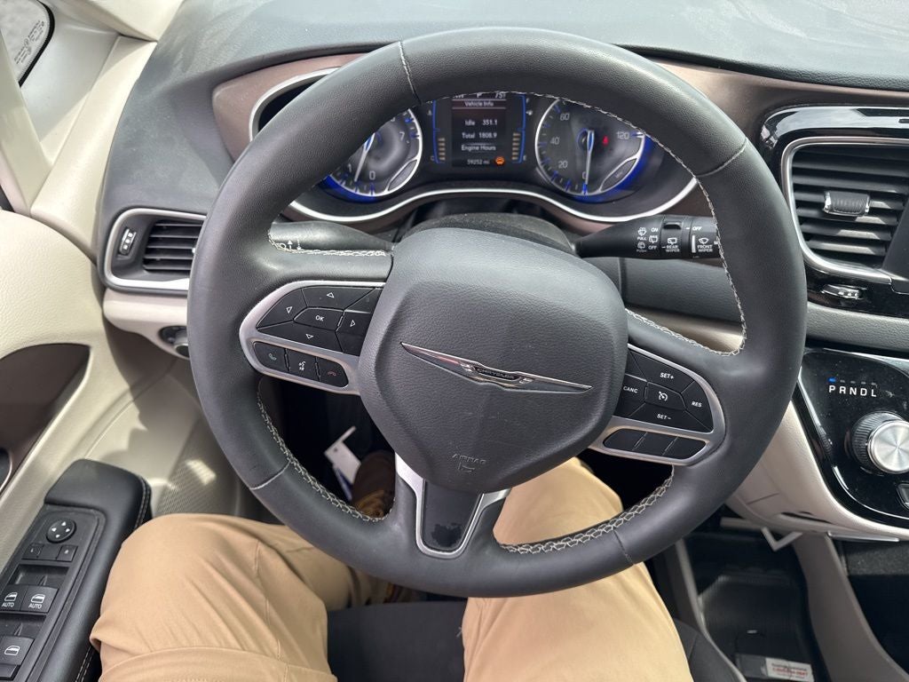 2023 Chrysler Voyager LX