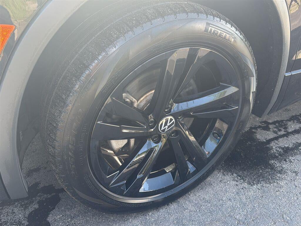2024 Volkswagen Tiguan SE R-Line Black