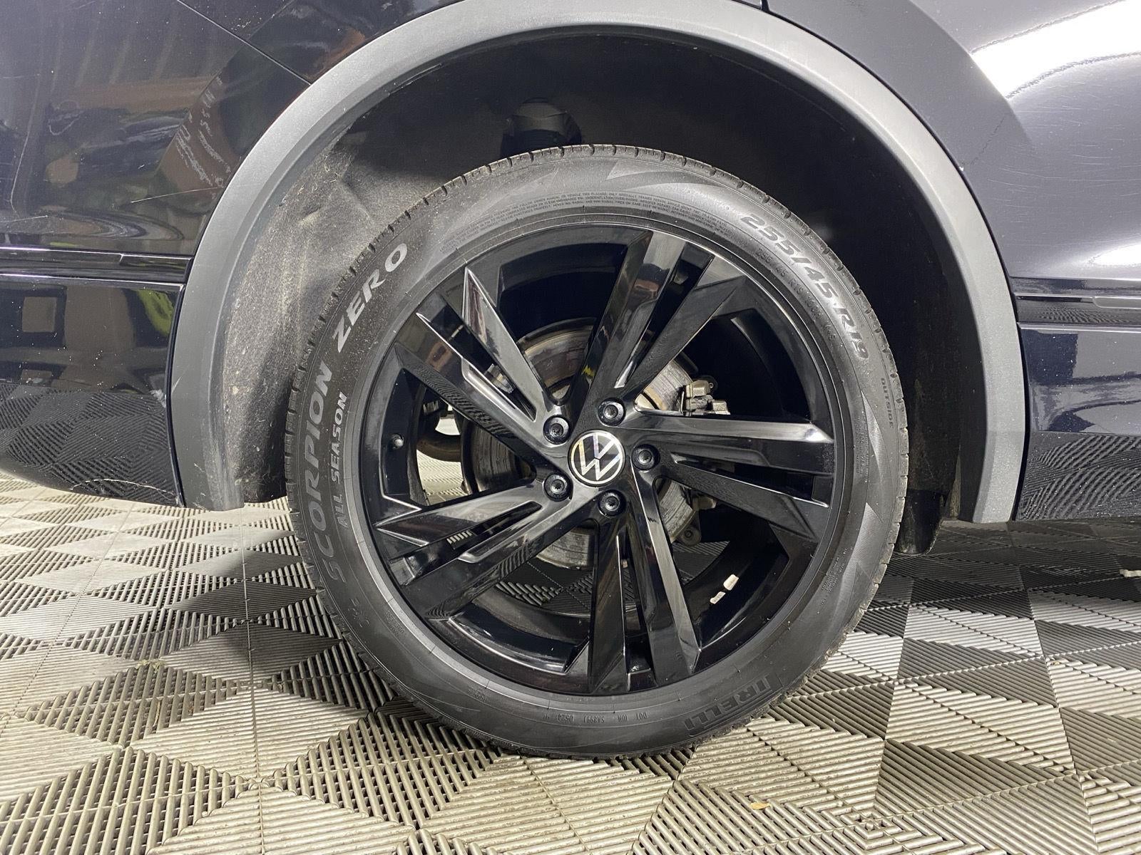 2024 Volkswagen Tiguan SE R-Line Black