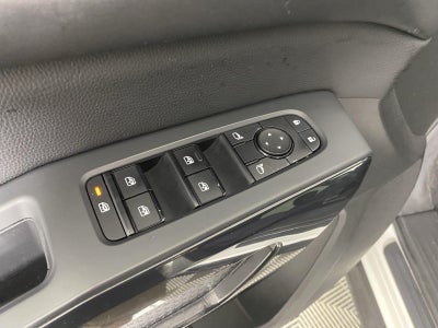 2023 Nissan Pathfinder SV