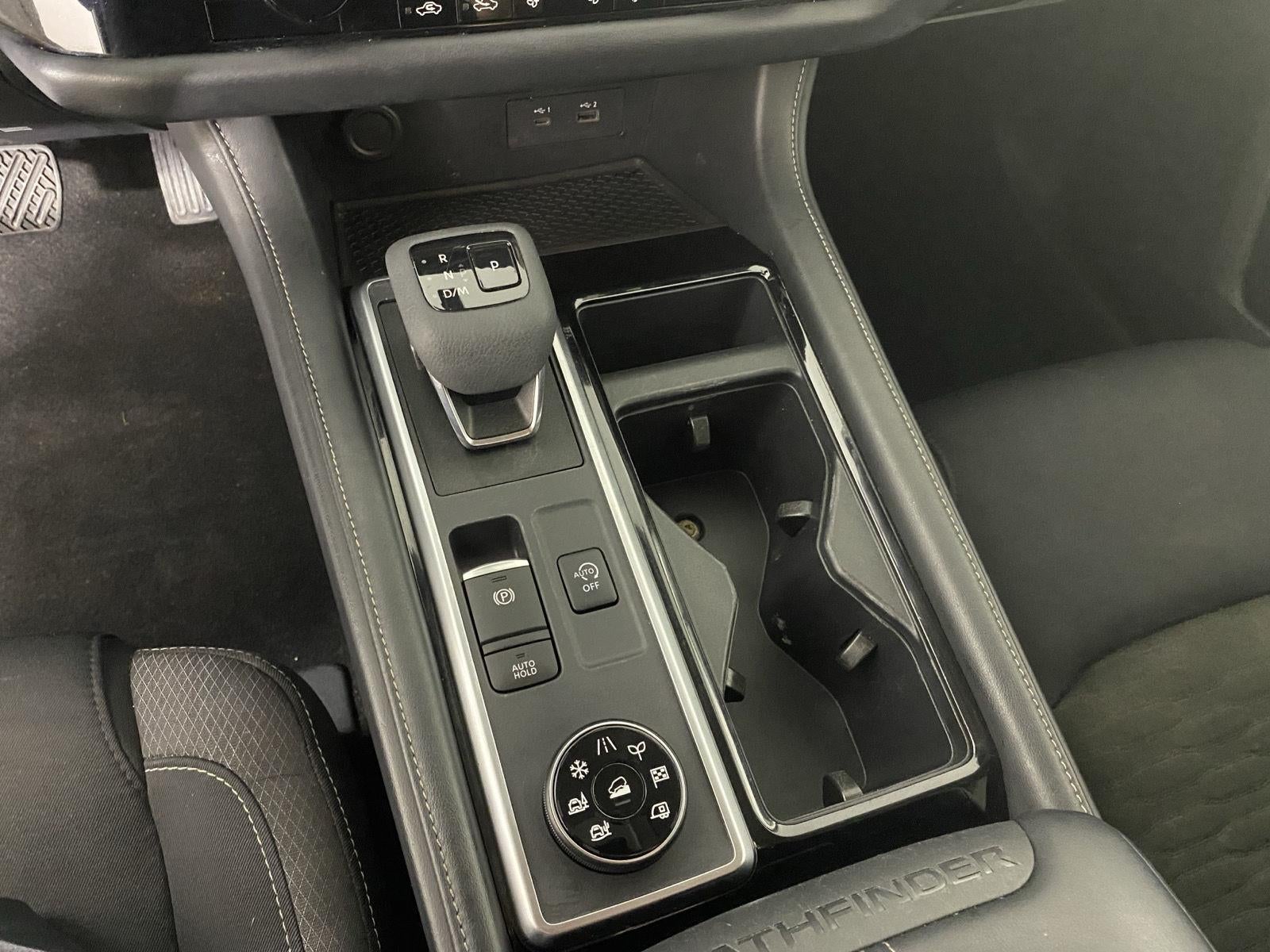 2023 Nissan Pathfinder SV