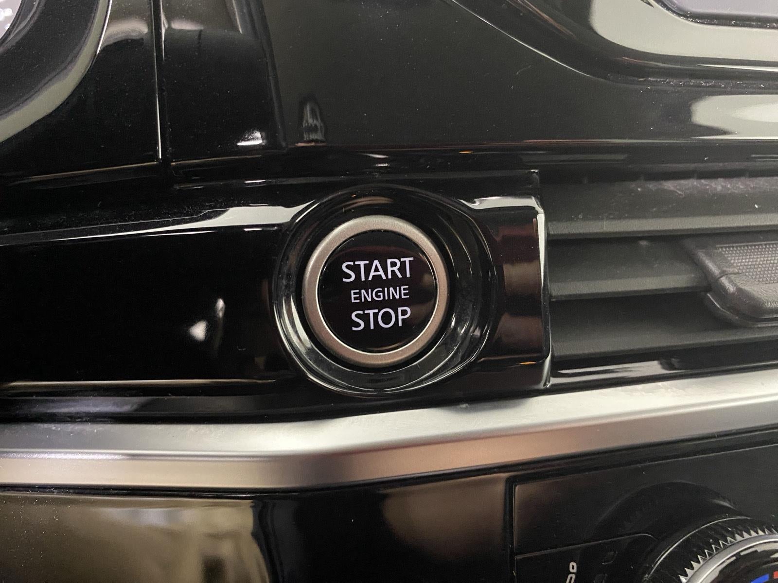 2023 Nissan Pathfinder SV