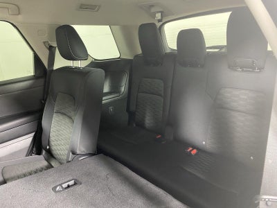 2023 Nissan Pathfinder SV