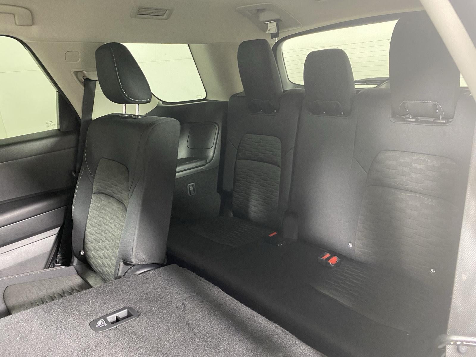 2023 Nissan Pathfinder SV