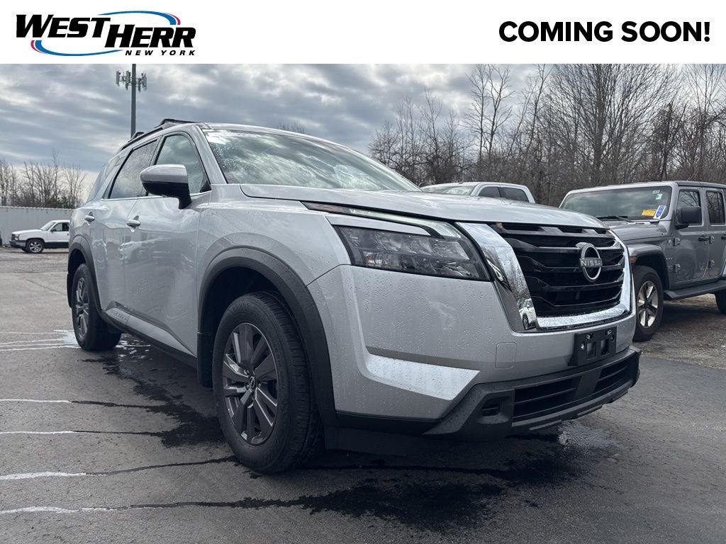 2024 Nissan Pathfinder SV