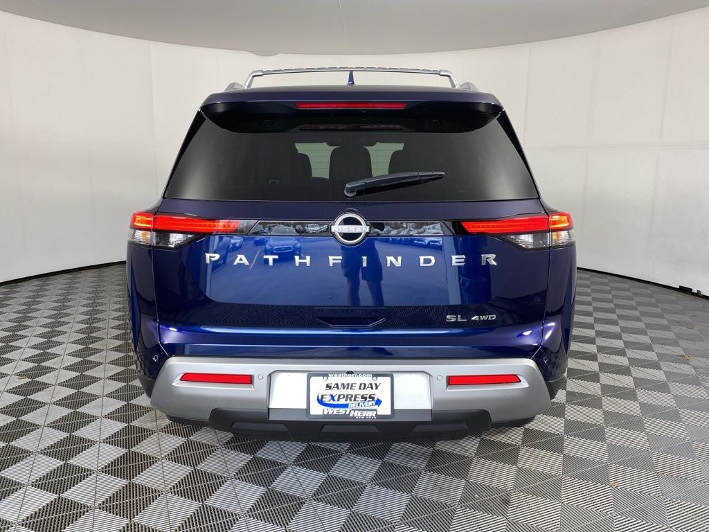 2025 Nissan Pathfinder SL