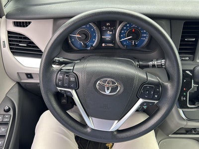 2018 Toyota Sienna LE