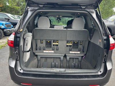 2018 Toyota Sienna LE