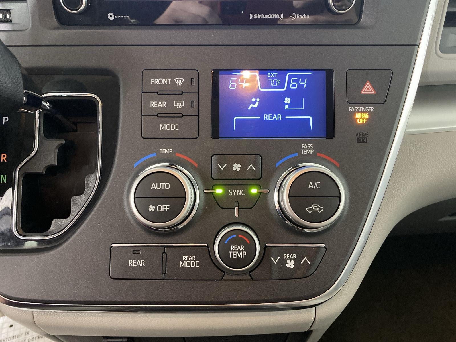 2018 Toyota Sienna LE