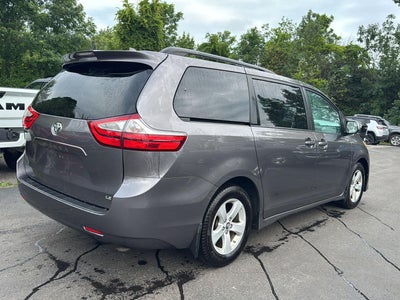 2018 Toyota Sienna LE