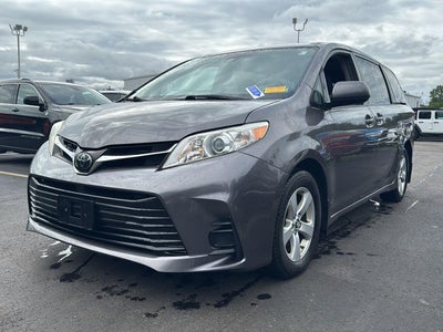 2018 Toyota Sienna LE