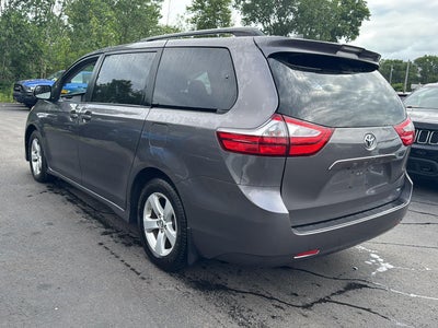 2018 Toyota Sienna LE