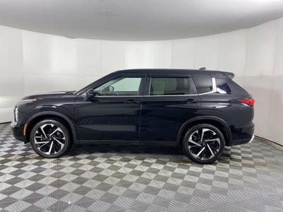 2024 Mitsubishi Outlander Base