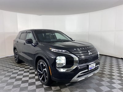 2024 Mitsubishi Outlander Base