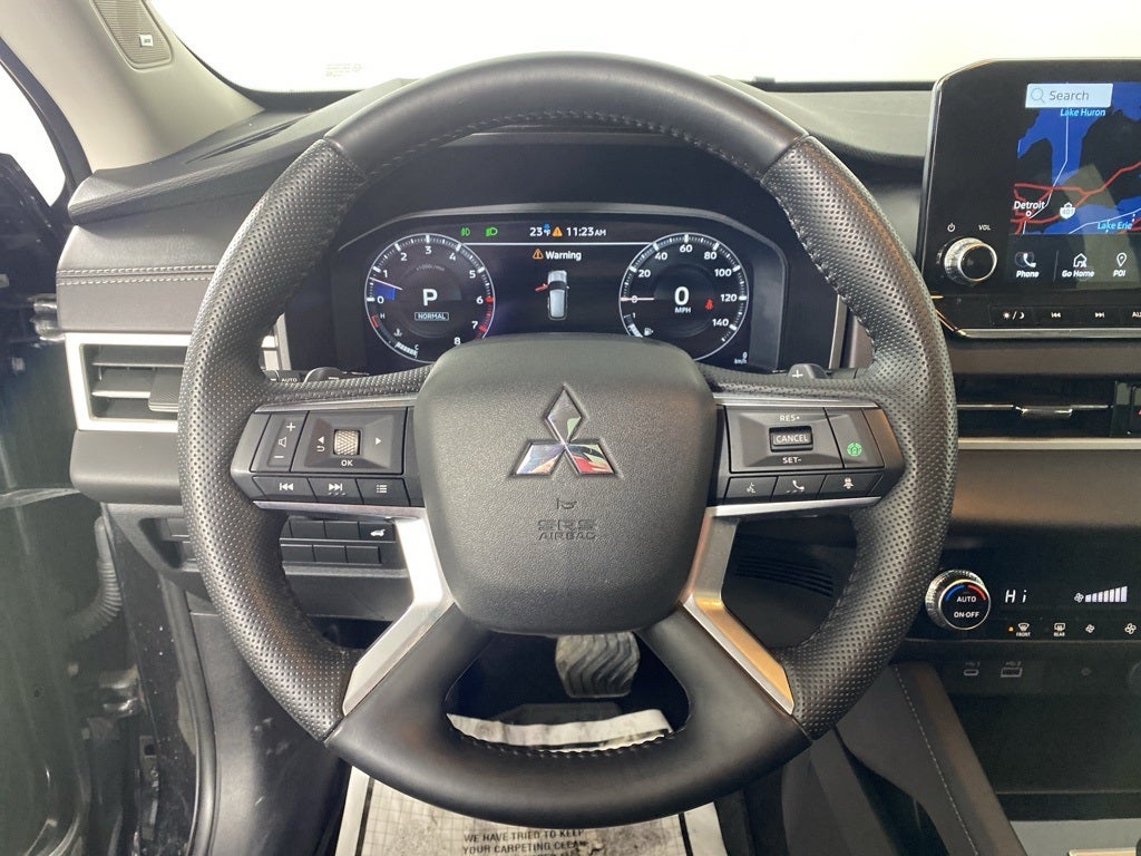 2024 Mitsubishi Outlander Base
