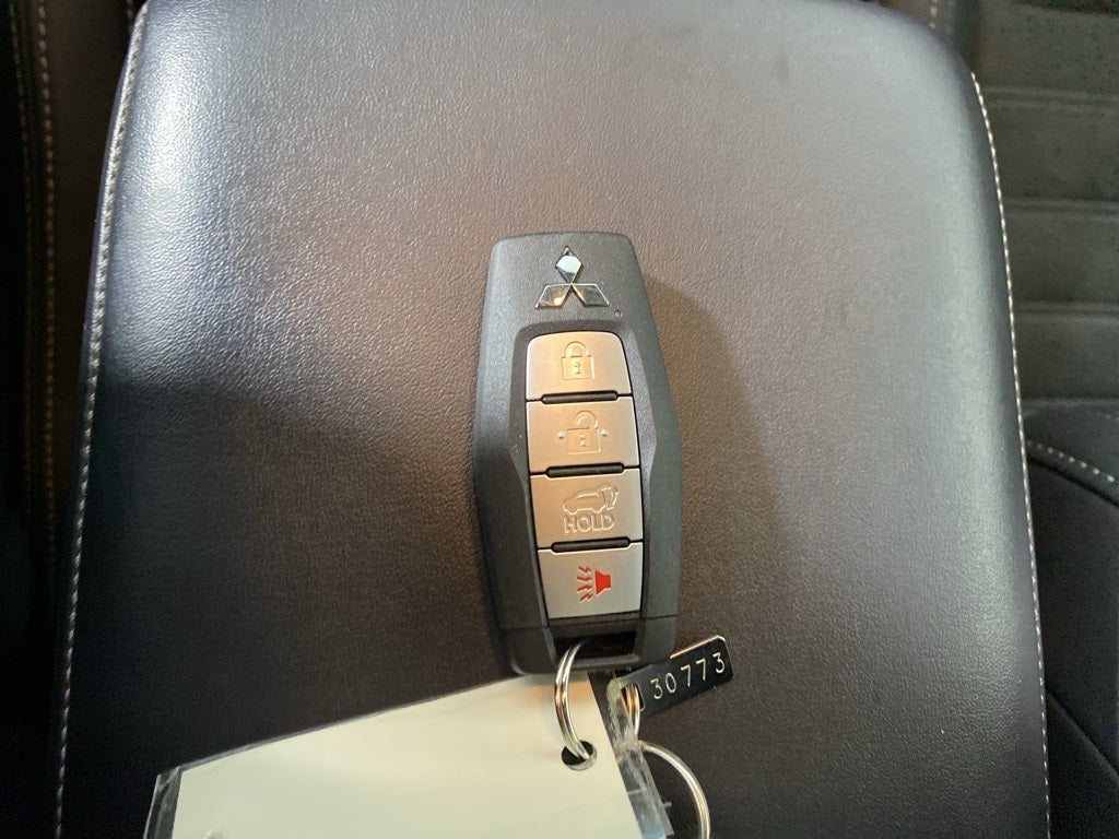 2024 Mitsubishi Outlander Base