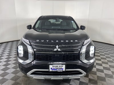 2024 Mitsubishi Outlander Base