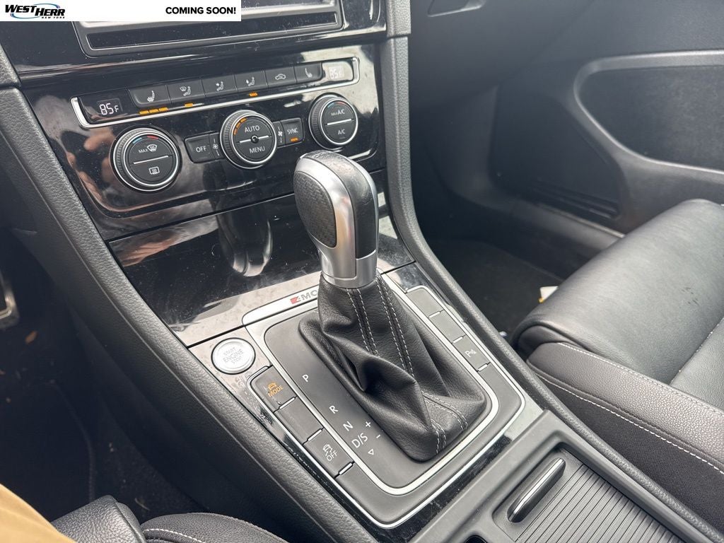 2017 Volkswagen Golf R DCC & Navigation 4Motion