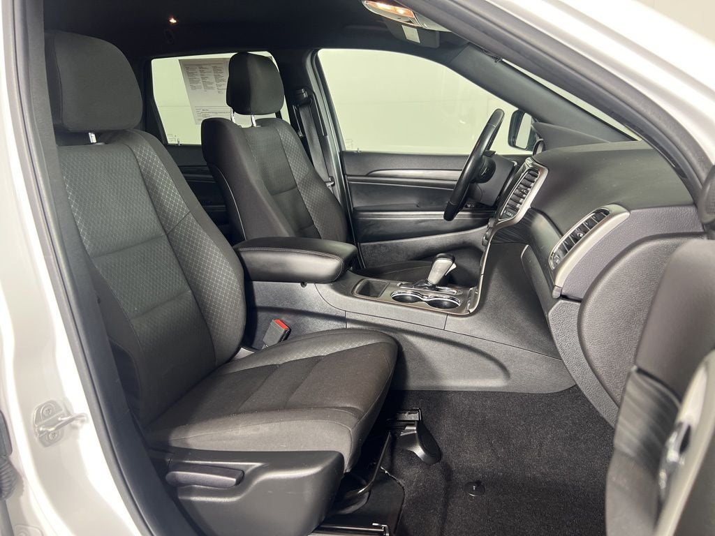 2020 Jeep Grand Cherokee Laredo E