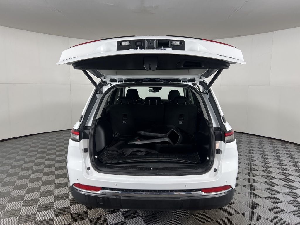 2022 Jeep Grand Cherokee Laredo