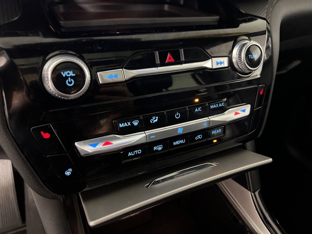 2024 Ford Explorer ST-Line