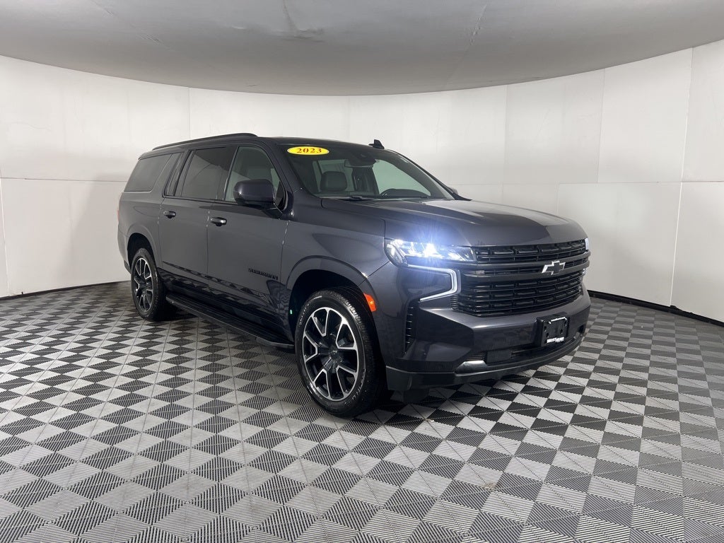 2023 Chevrolet Suburban RST