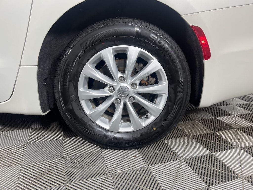 2019 Chrysler Pacifica Touring L