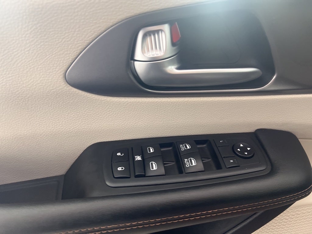 2020 Chrysler Pacifica Touring