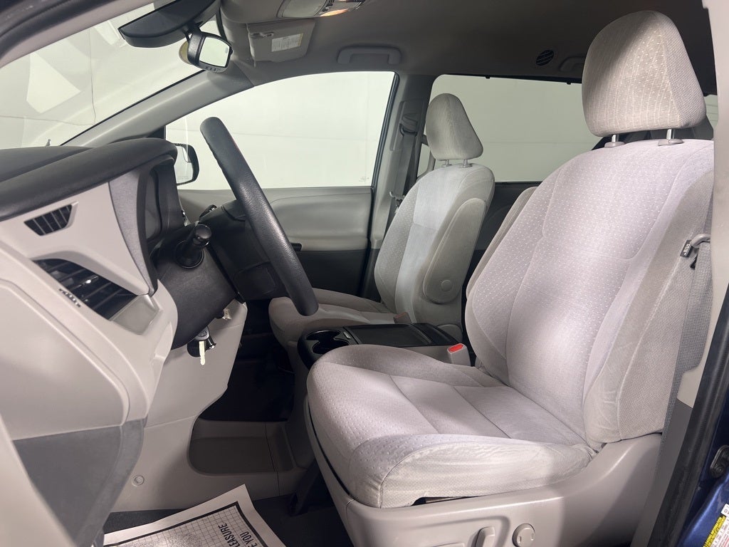 2020 Toyota Sienna LE 8 Passenger