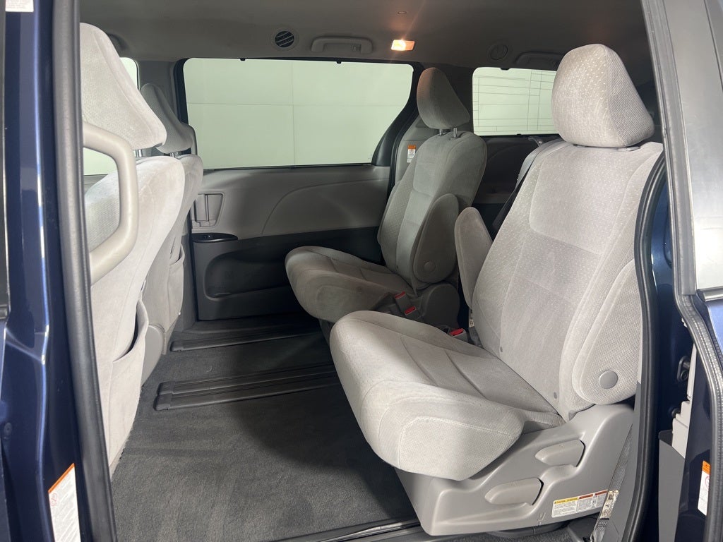 2020 Toyota Sienna LE 8 Passenger