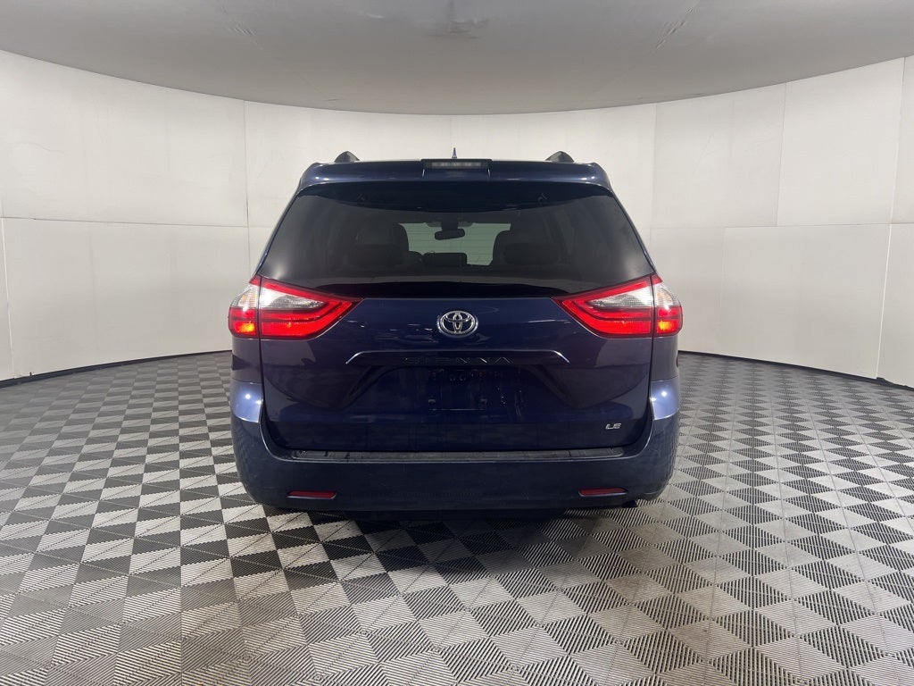 2020 Toyota Sienna LE 8 Passenger