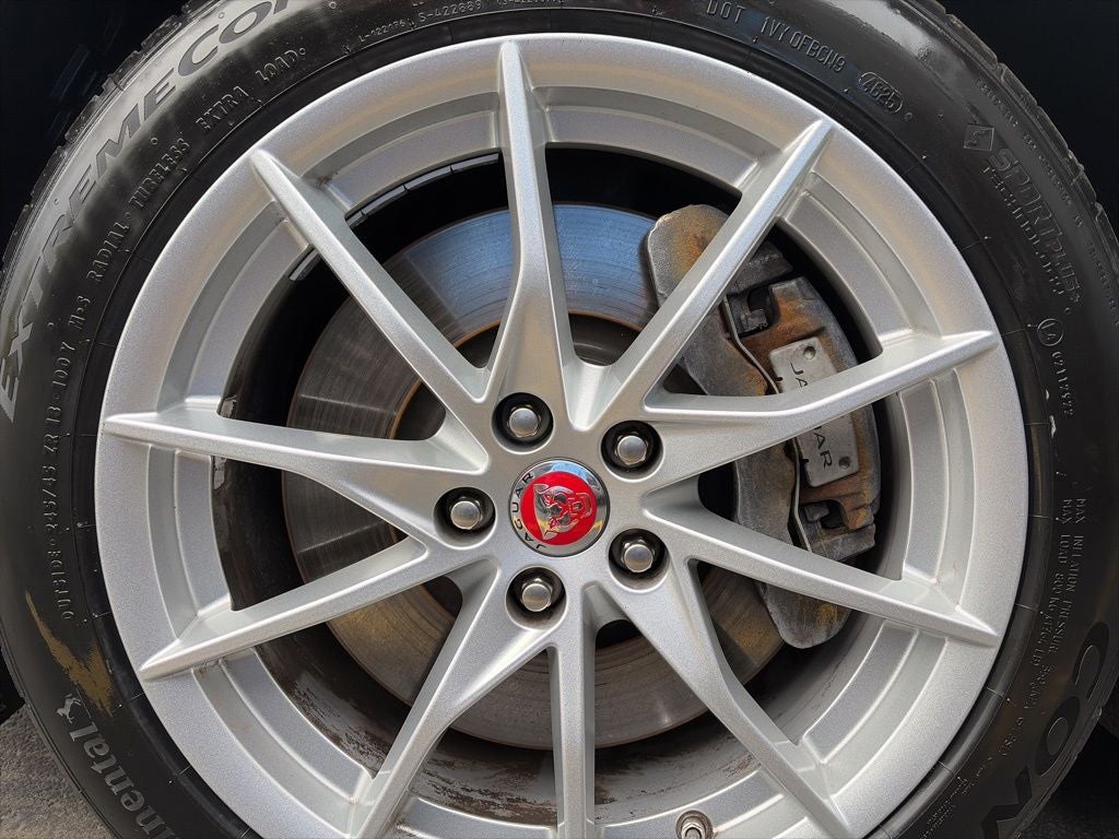 2019 Jaguar F-TYPE P300
