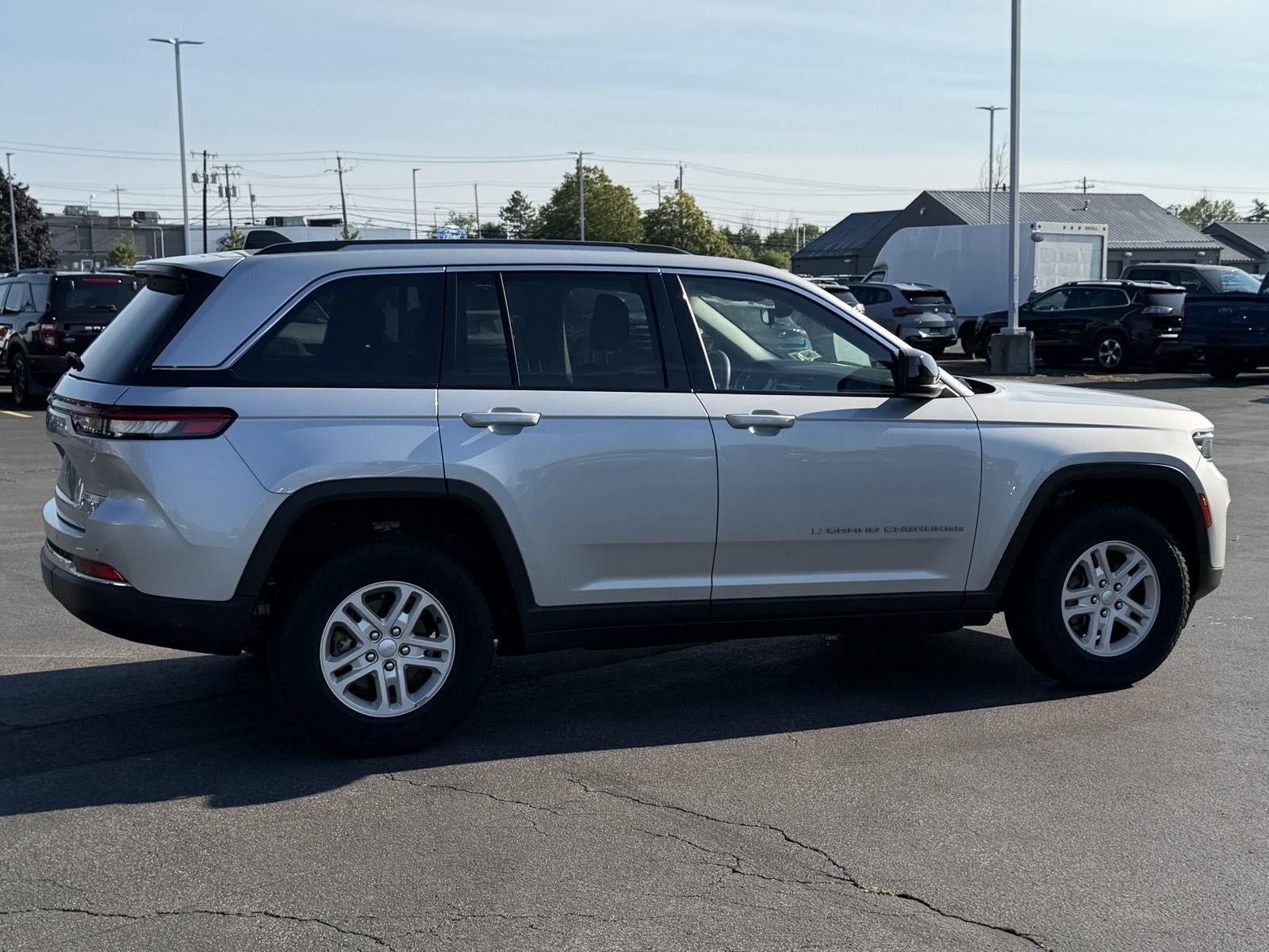 2023 Jeep Grand Cherokee Laredo