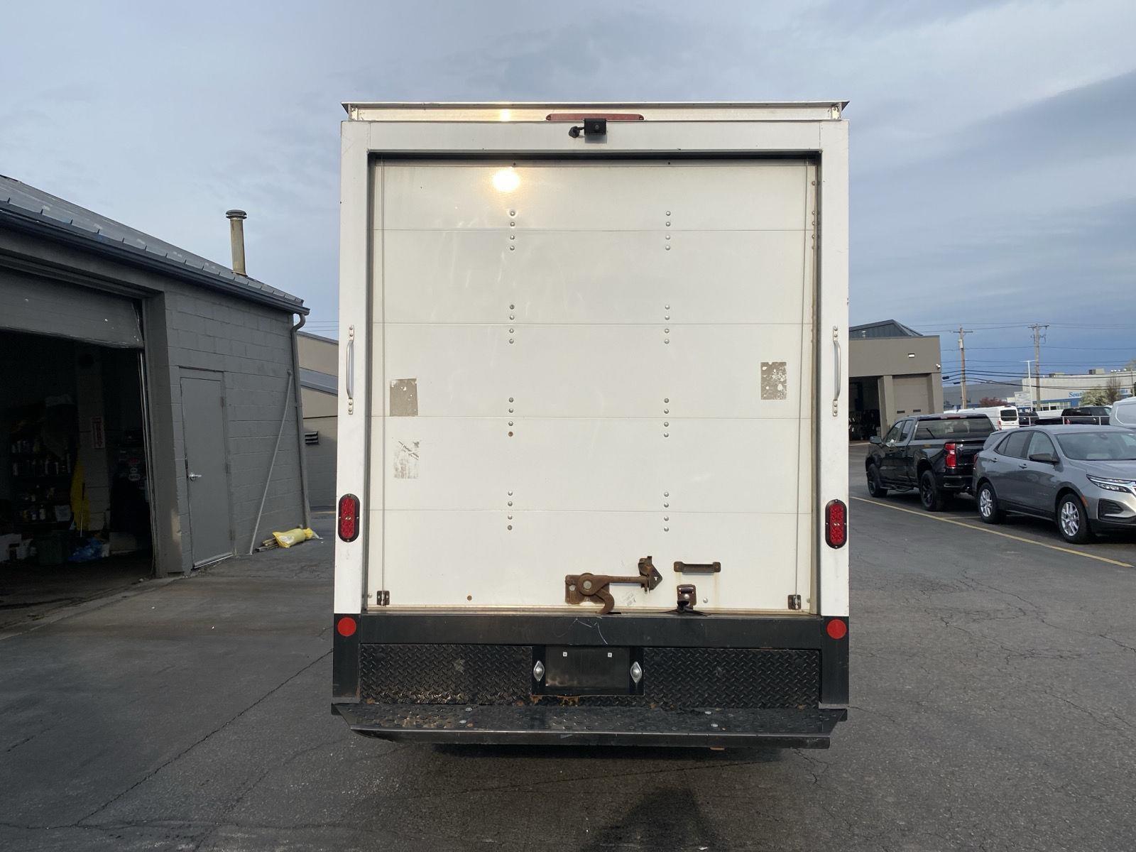 2022 Ford Transit Cutaway Base