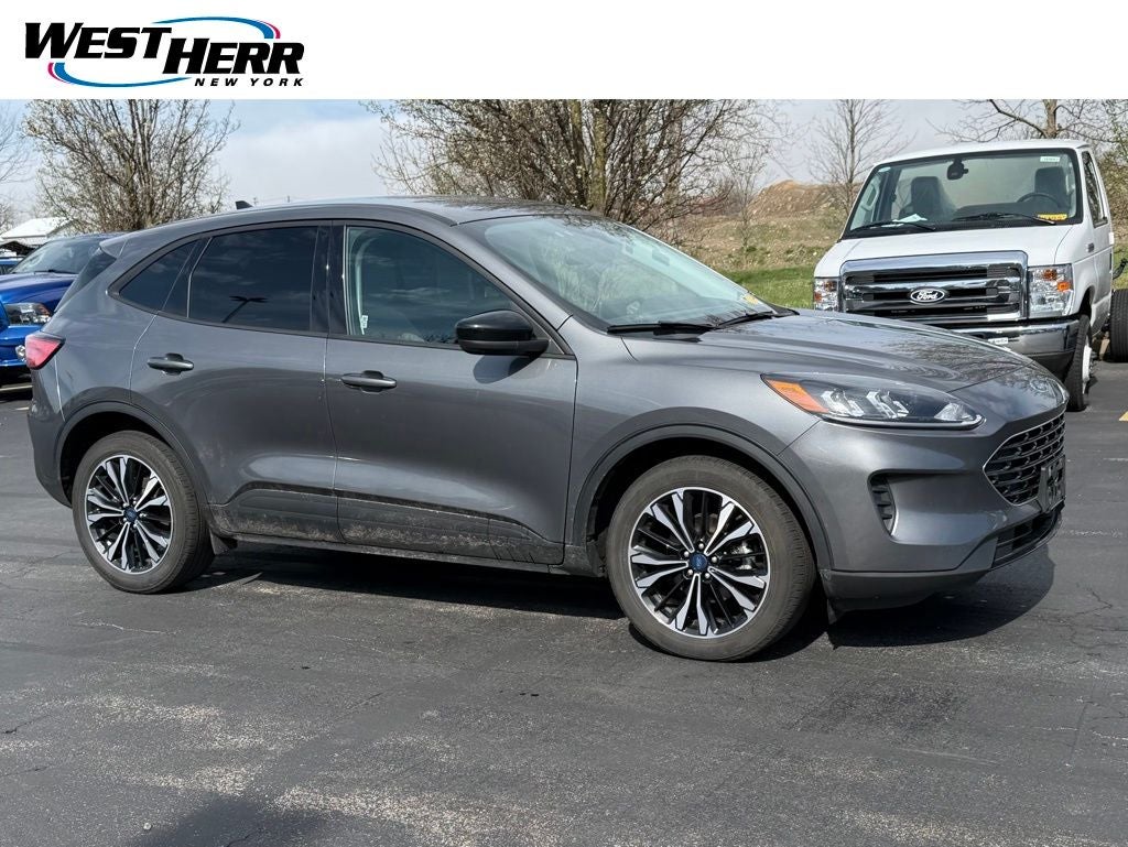 2022 Ford Escape Hybrid SE