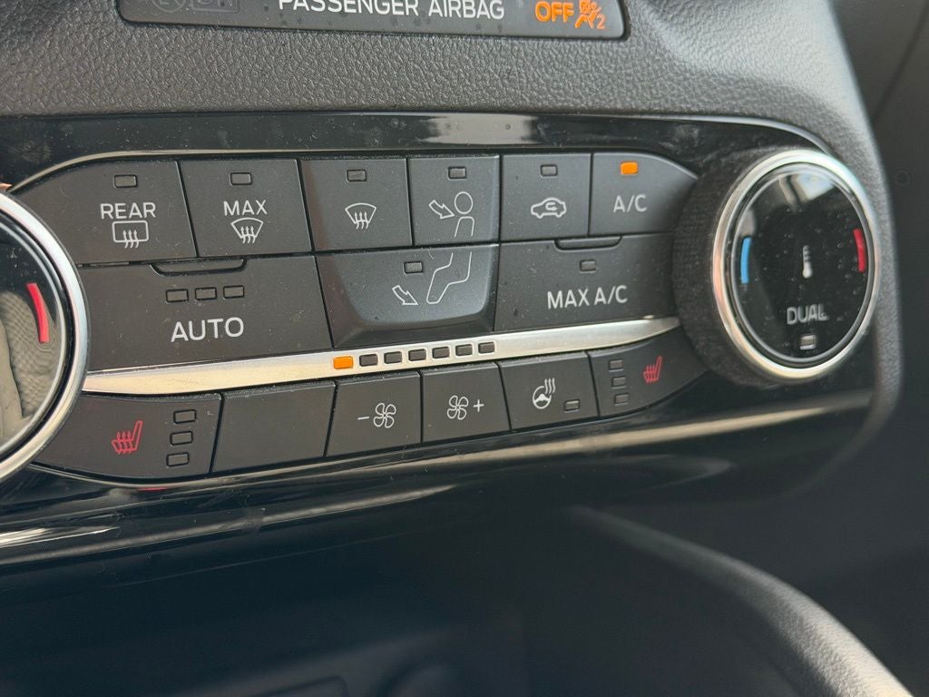 2022 Ford Escape Hybrid SE