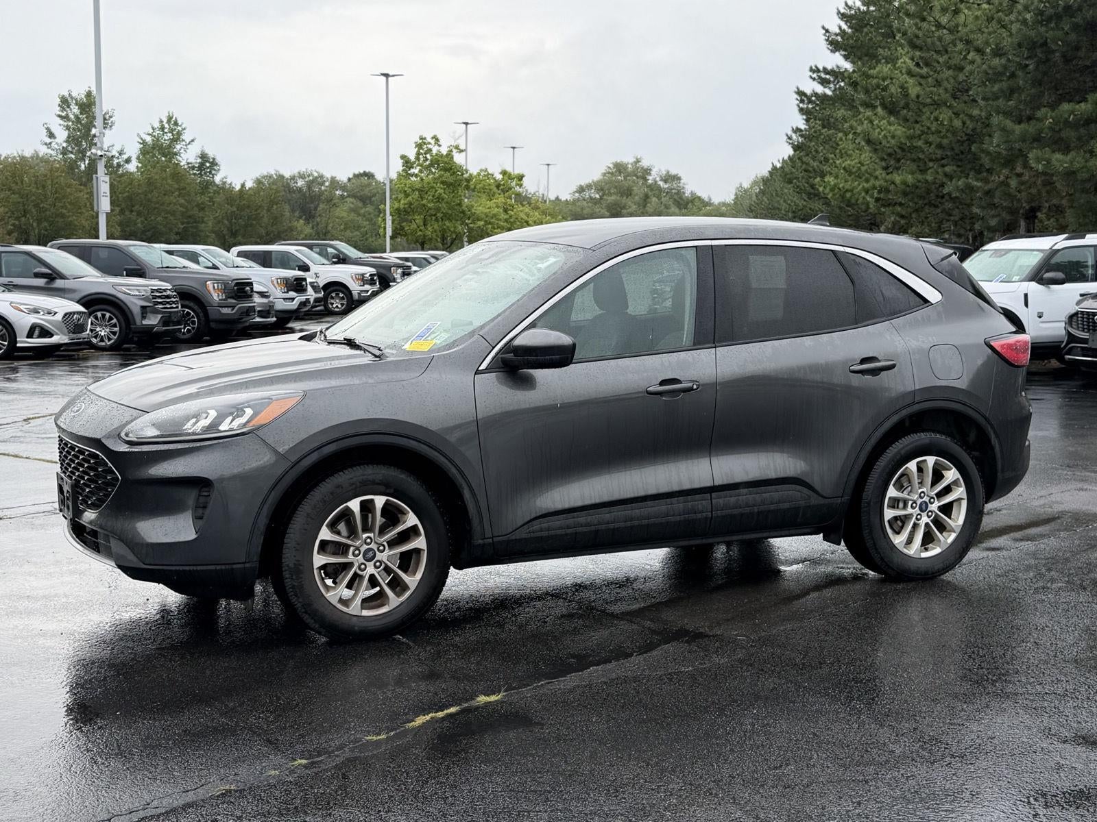 2020 Ford Escape SE