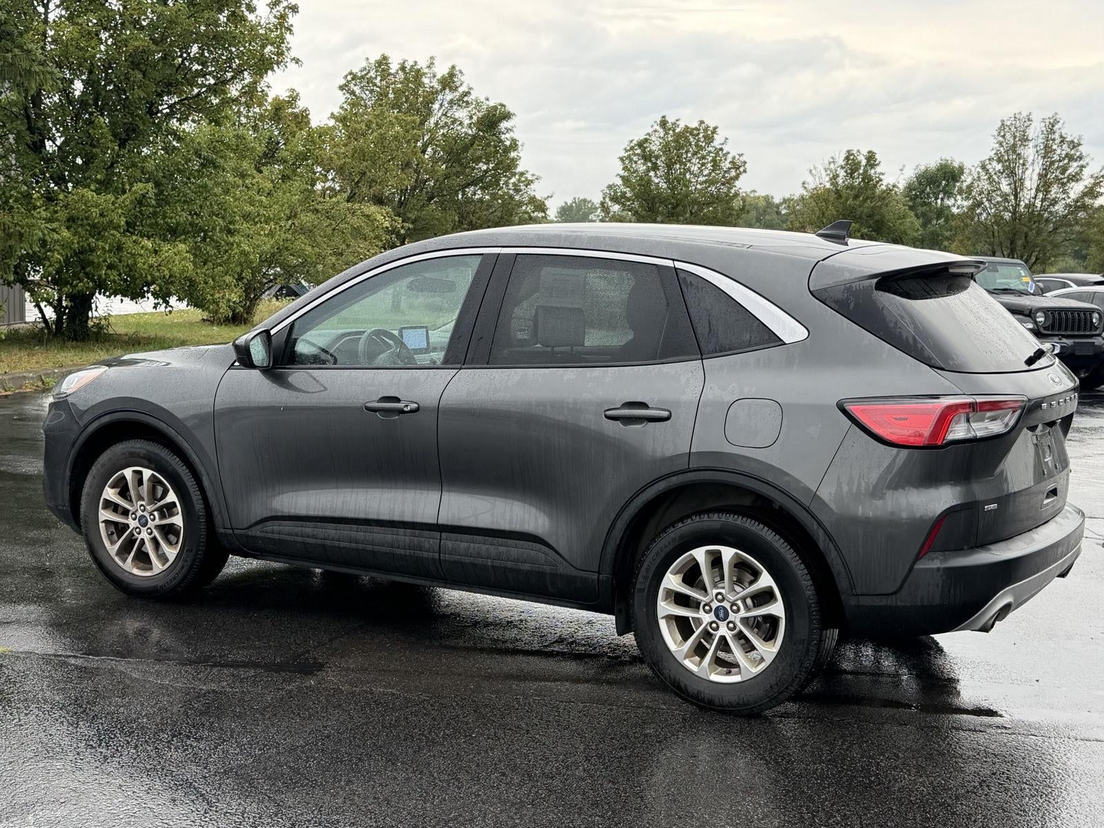 2020 Ford Escape SE